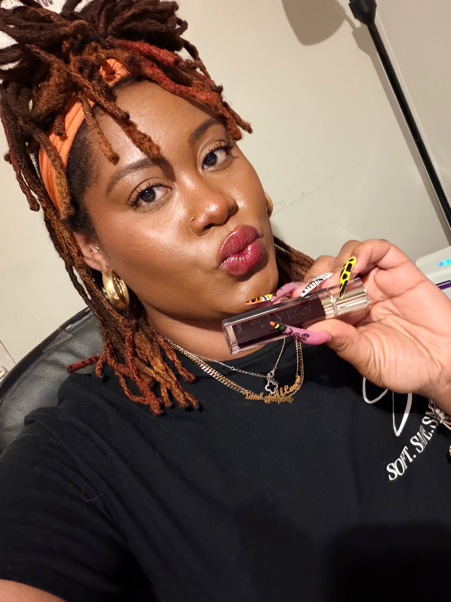 Wine 8 ml Lip Glaze wand tube🍷