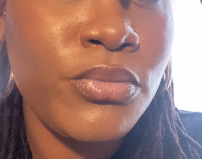 Muse Lip Glaze 8ml Wand Tube.