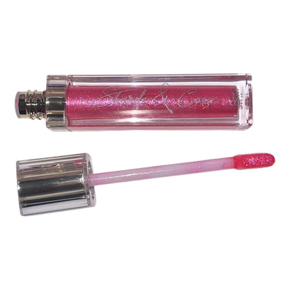 Savage Lip Glaze 8 ml Wand Tube.